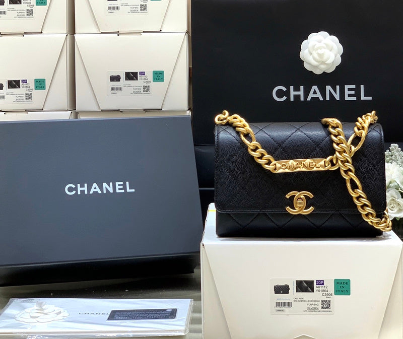  women's handbag, versatile design, view 5