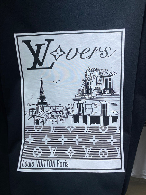 Full styled look of Louis Vuitton cotton t-shirt with runway-inspired design