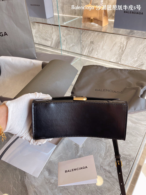Ziva's Charm handbag – lifestyle view (one versatile size)