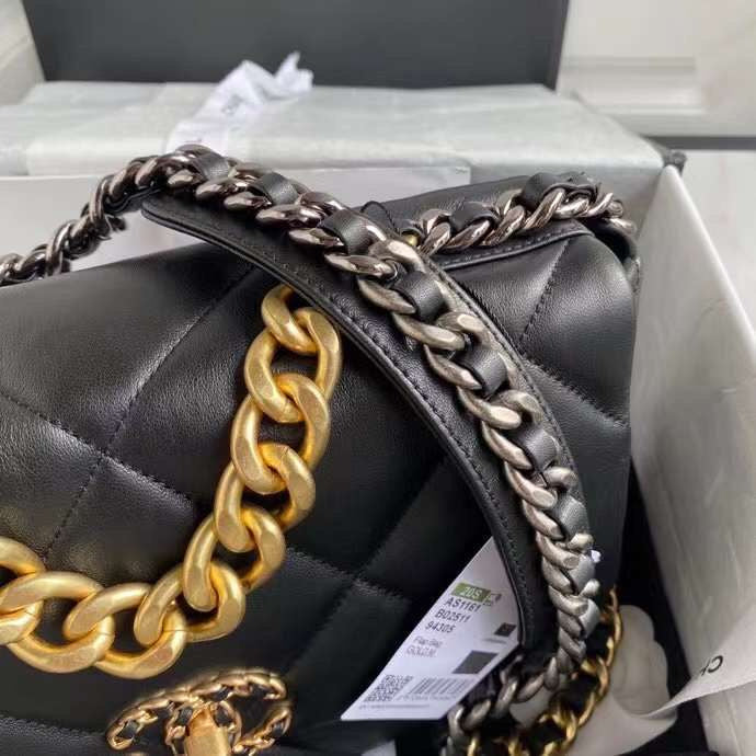  spacious purse view 6