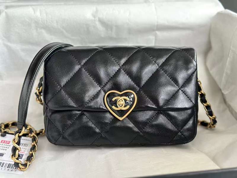 Zivas Charm Understated Luxury Luxury Handbag (Thoughtfully Structured Design) – Detail View