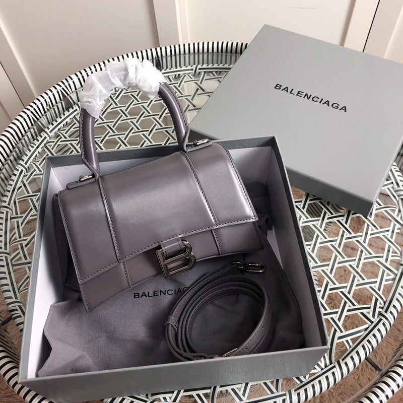 Front view of elevated everyday-luxe women's handbag – women's designer-style accessory