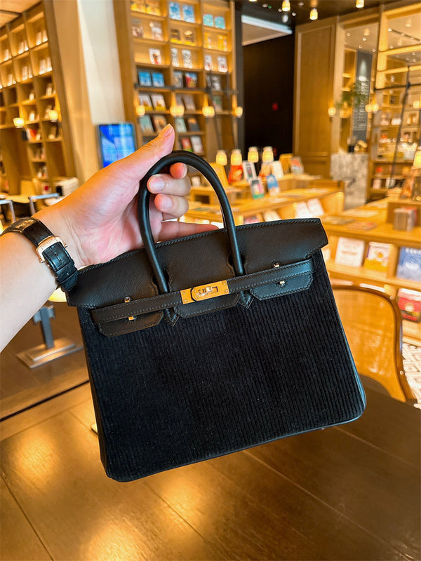  tailored everyday bag detail view showing craftsmanship