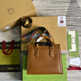 Side profile of everyday-luxe chic women's handbag – women's everyday handbag