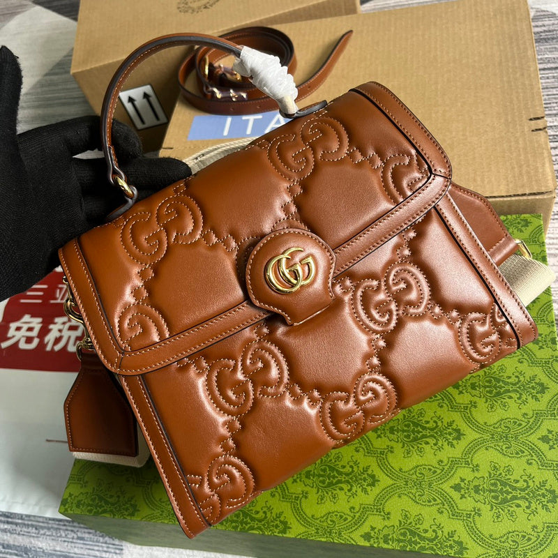 Side profile of modern premium women's handbag – women's designer-style accessory