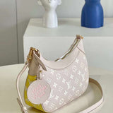 Handle and strap detail of statement structured women's handbag – women's premium purse