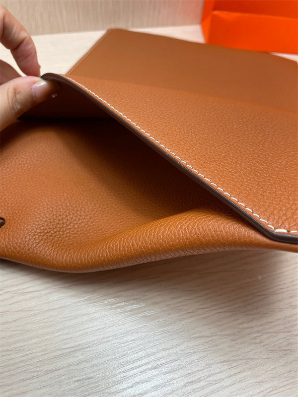  Modern crossbody bag front view 7