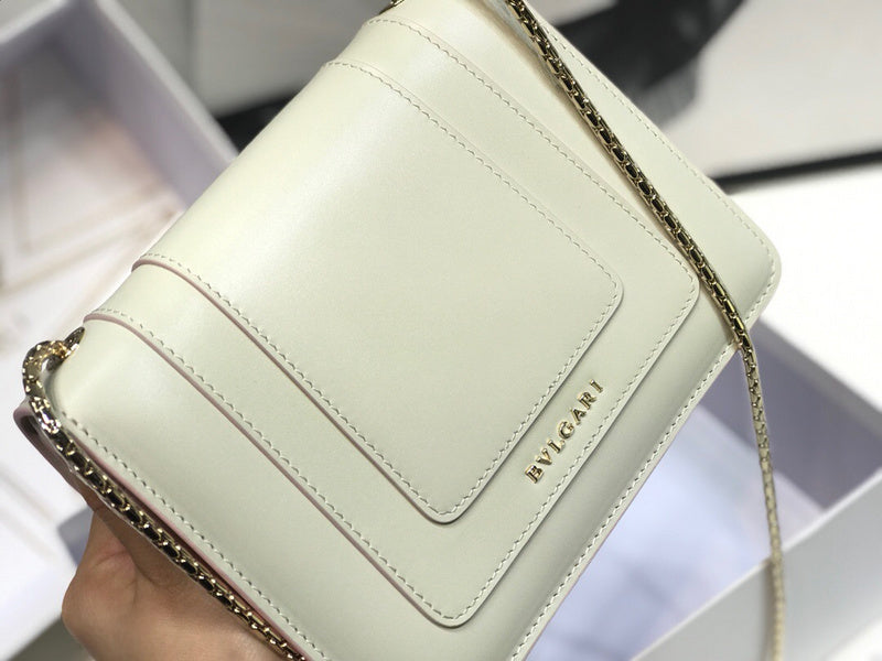 Understated Premium PU Leather Handbag - Everyday Elegance | Women's Fashion Handbag #1775 - close-up detail shot (image 3) of designer-inspired handbag