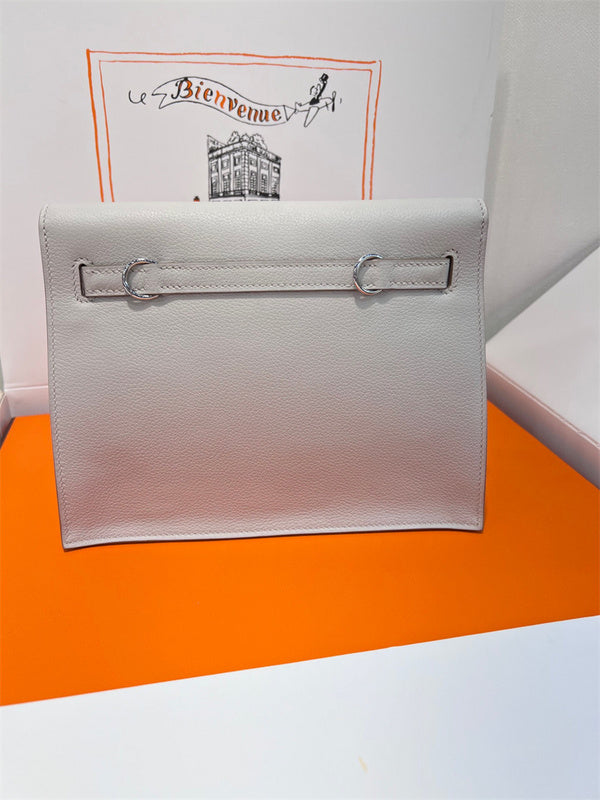  satchel interior and compartment view