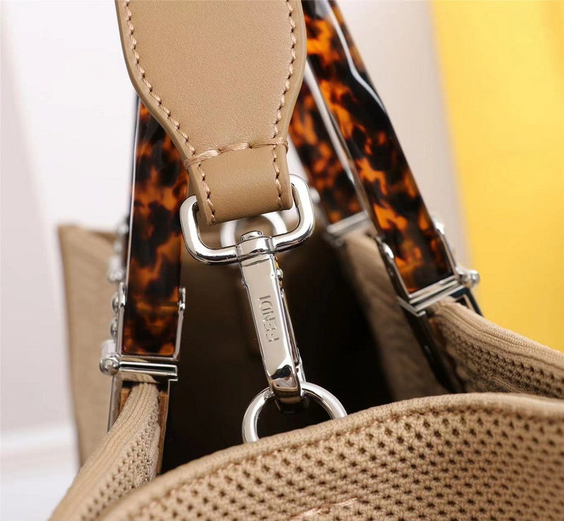 Ziva's Charm handbag – close-up view (Standard Size)