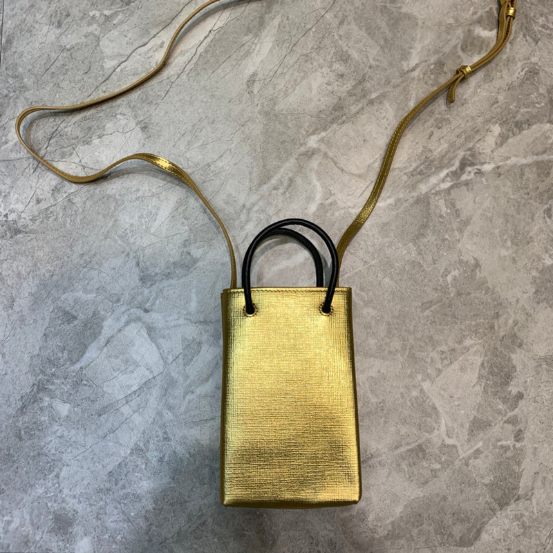 Bold Vegan Leather Handbag - Versatile Everyday Design | Women's Premium Handbag #990 - close-up detail shot (image 3) of designer-inspired handbag