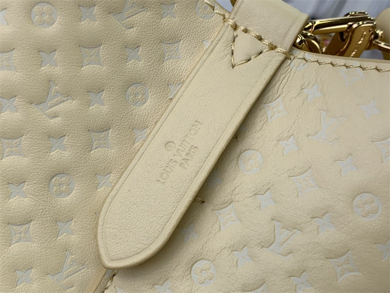  graceful handbag styled with outfit 12