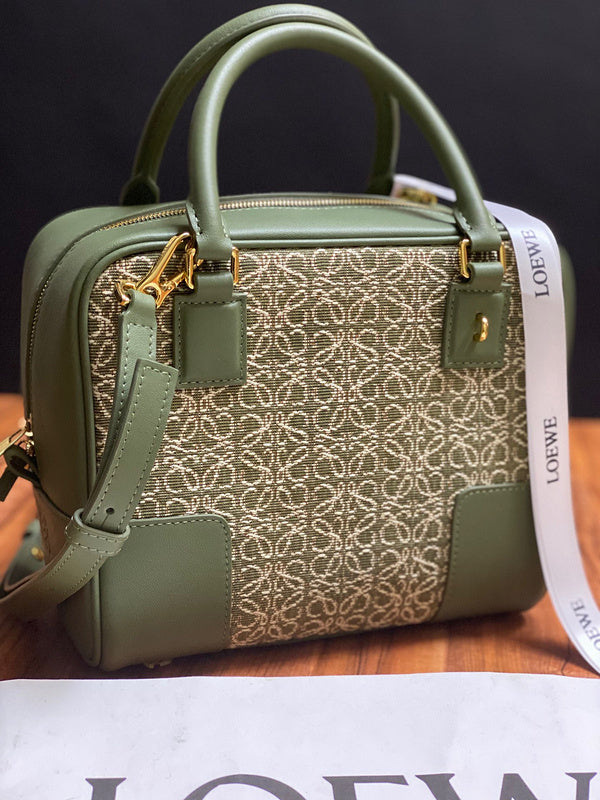 Ziva's Charm handbag – carry view (20cm*11cm*18cm)