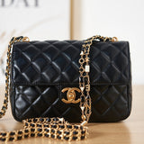 Zivas Charm Effortless Sophistication Designer Handbag (Premium Everyday Carry) – Detail View