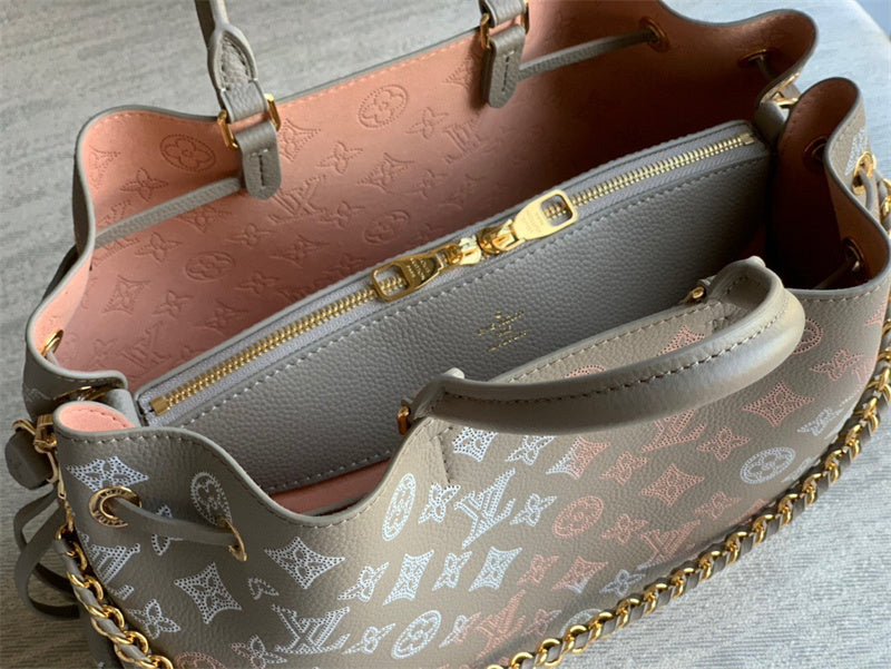  satchel close-up of hardware and finish