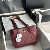 Zivas Charm Versatile Design Everyday Handbag (Elevated Daily Companion) – Close-Up Detail