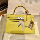  Structured tote bag front view 7