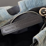 Zivas Charm Refined Structure Statement Handbag (Signature Shape & Finish) – Close-Up Detail