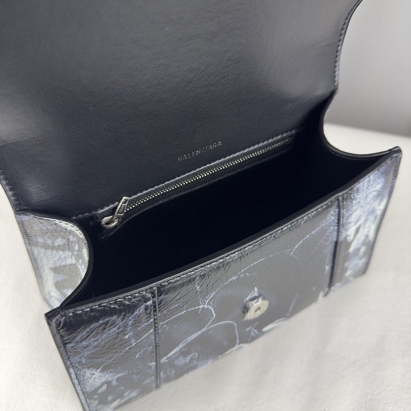 Zivas Charm Everyday Sophistication Statement Handbag (Refined Practical Design) – Detail View