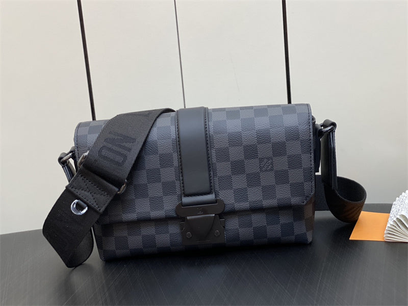  versatile carryall bag detail view showing craftsmanship