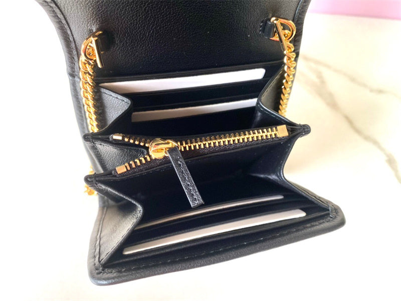 Close-up detail of chic structured women's handbag – women's luxury accessory