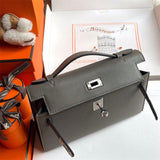  shoulder bag interior and compartment view 33