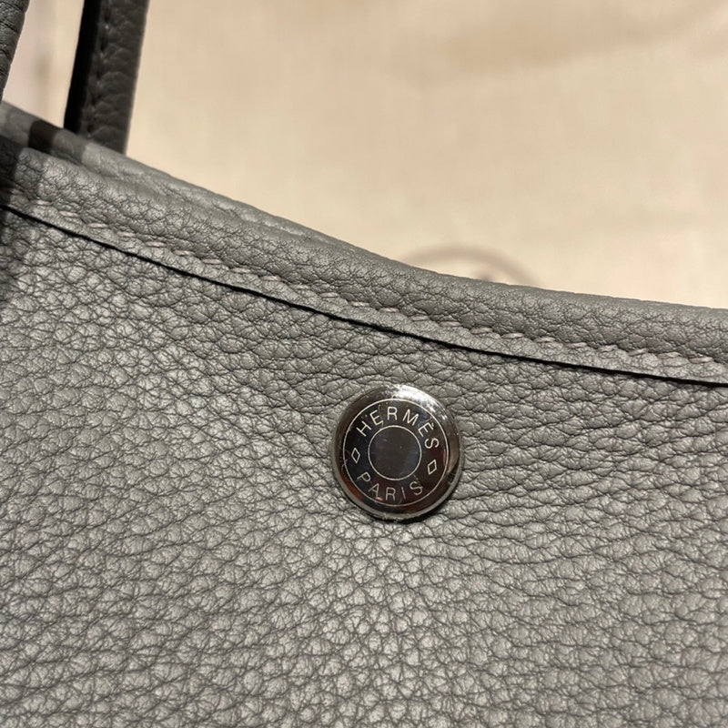 Sophisticated bag women's premium everyday handbag