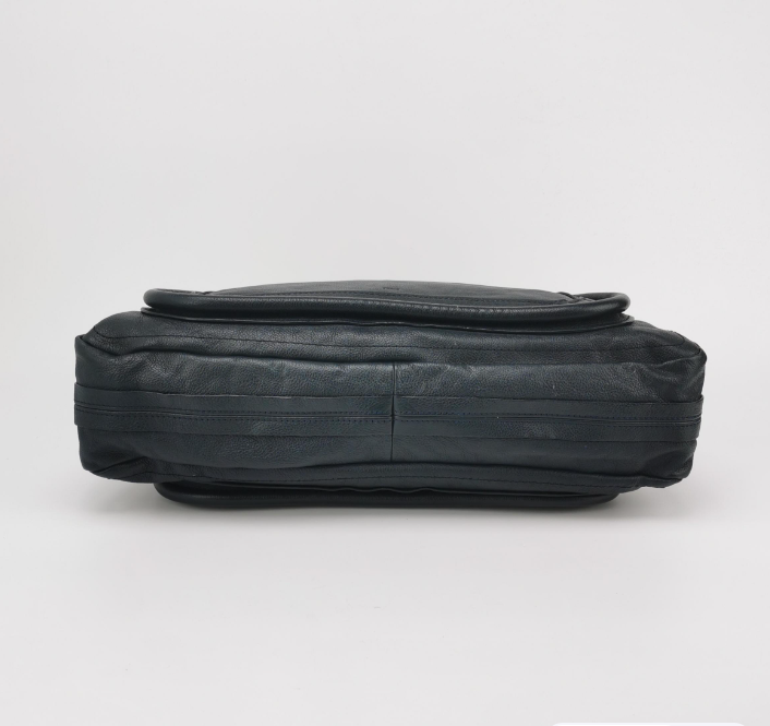 Crismiroria2 elegant leather Handbag side view