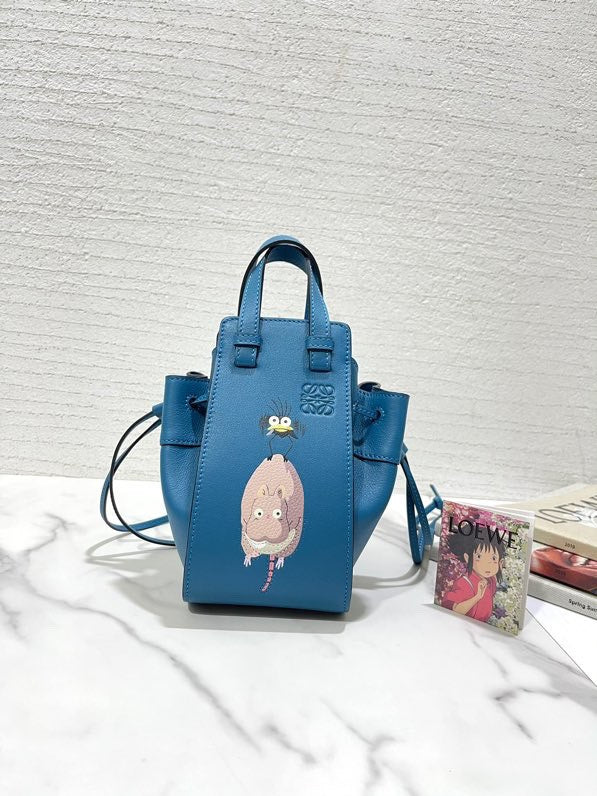 Ziva's Charm handbag – detail view (16cm*19.5cm*10cm)