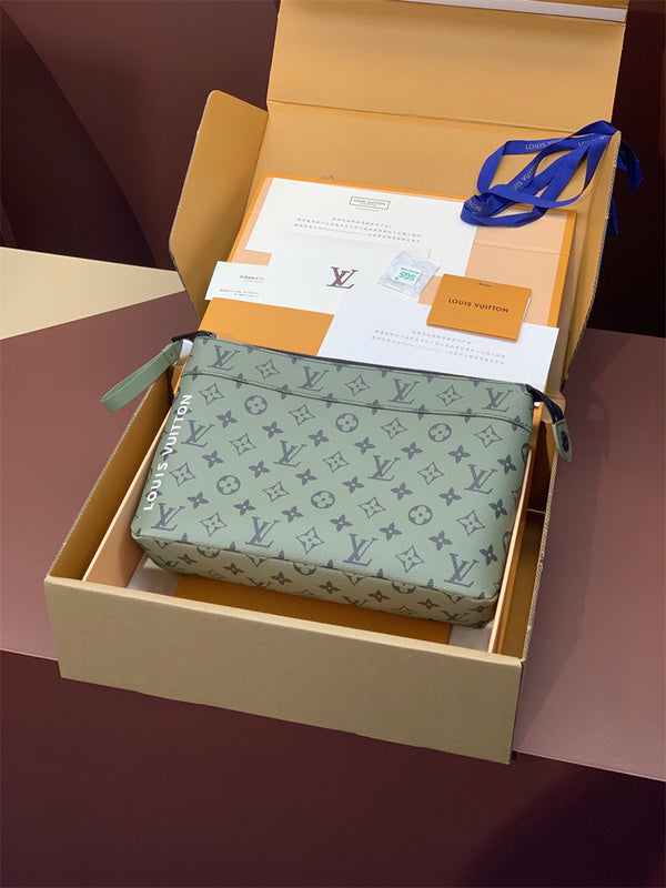  handbag interior and compartment view