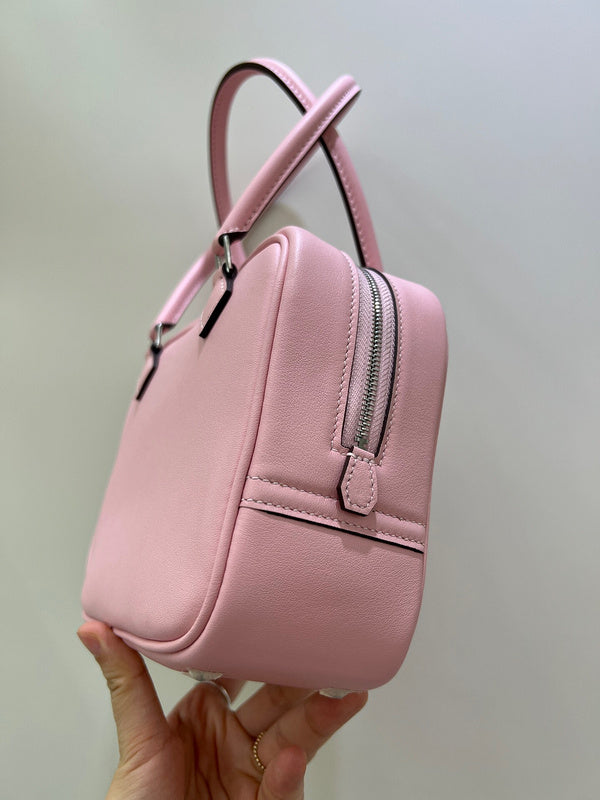 Interior view of minimalist premium bag