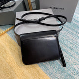 Effortless Premium PU Leather Handbag - Signature Hardware Accents | Women's Everyday Carry Handbag #650 - close-up detail shot (image 3) of designer-inspired handbag