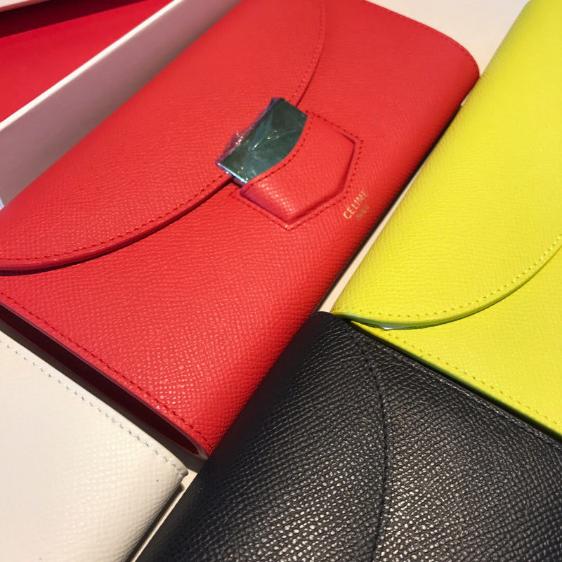 Back view of premium polished women's handbag – women's designer-style accessory