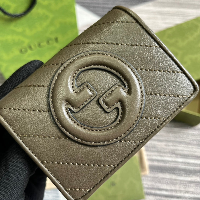 Back view of everyday-luxe modern women's handbag – women's statement bag