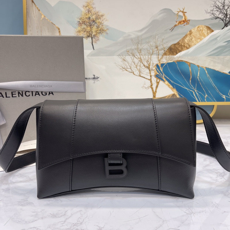 Zivas Charm Modern Minimalist Look Statement Handbag (Versatile Style Statement) – Angled View
