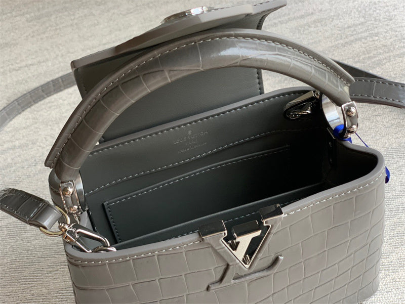  smart shopper bag styled with outfit 42