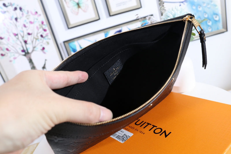 Styled lifestyle shot of signature sleek women's handbag – women's statement bag