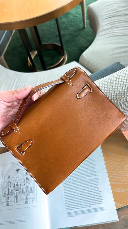  handbag interior and compartment view 9