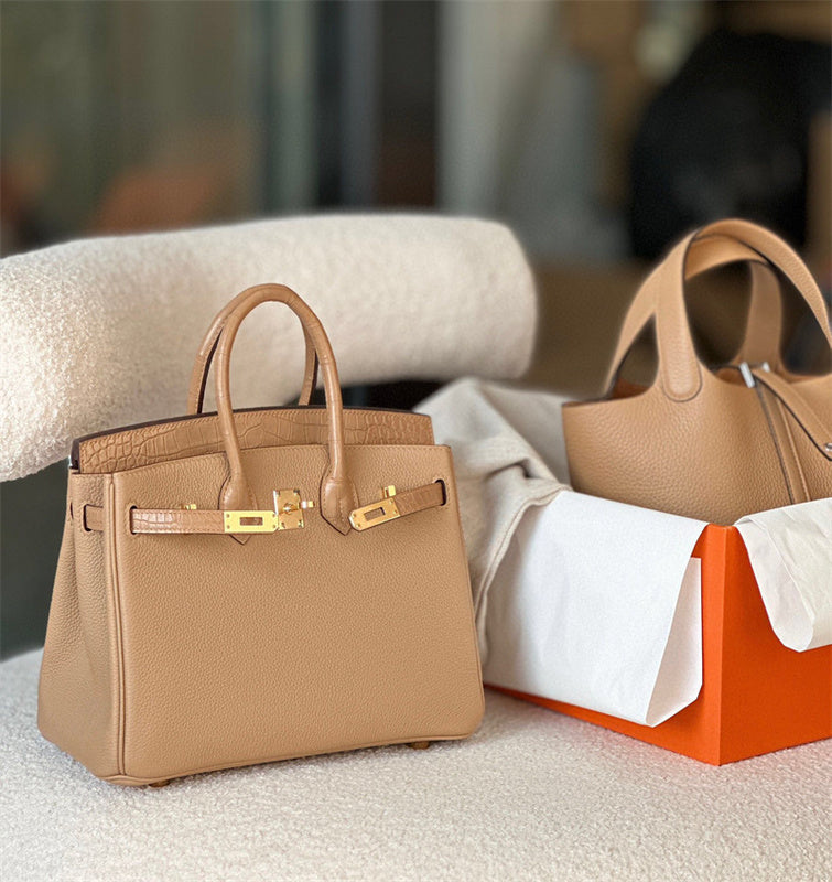 Interior view of effortless premium bag