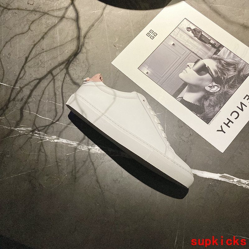 Givenchy shoes Style 069 - packaging and accessories