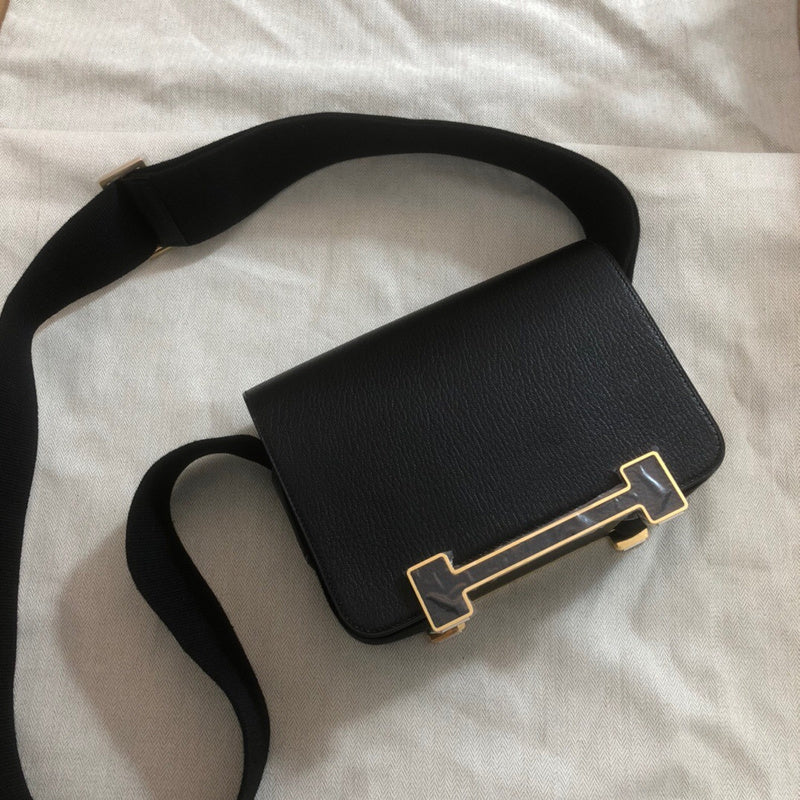 Interior view of sculpted premium bag