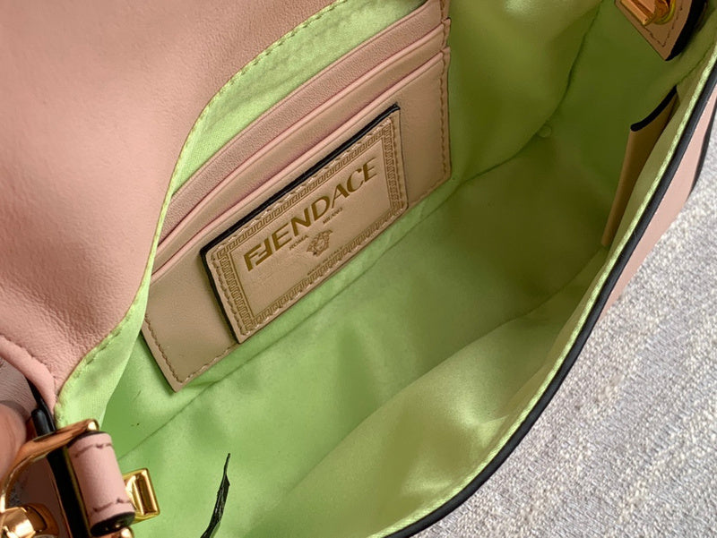 Ziva's Charm handbag – detail view (20cm*13cm*5cm)