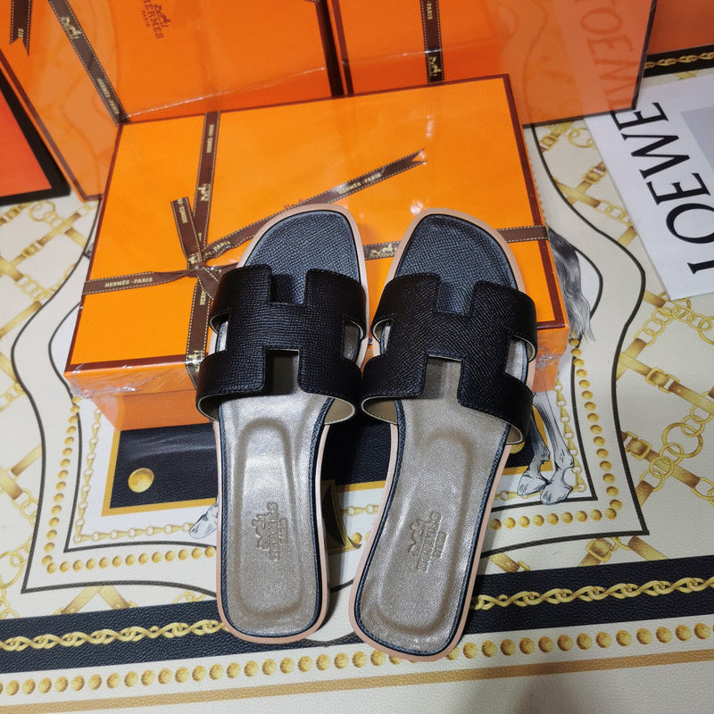 Hermès Grey Gladiator Sandals - Close-Up Texture View