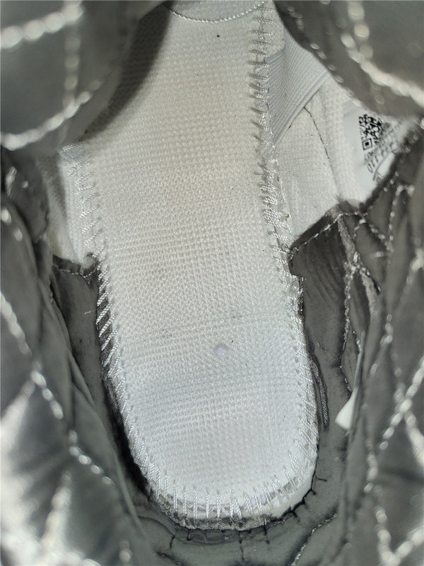 Nike Men's & Women's Designer Street Sneakers — Style 158 hardware detail