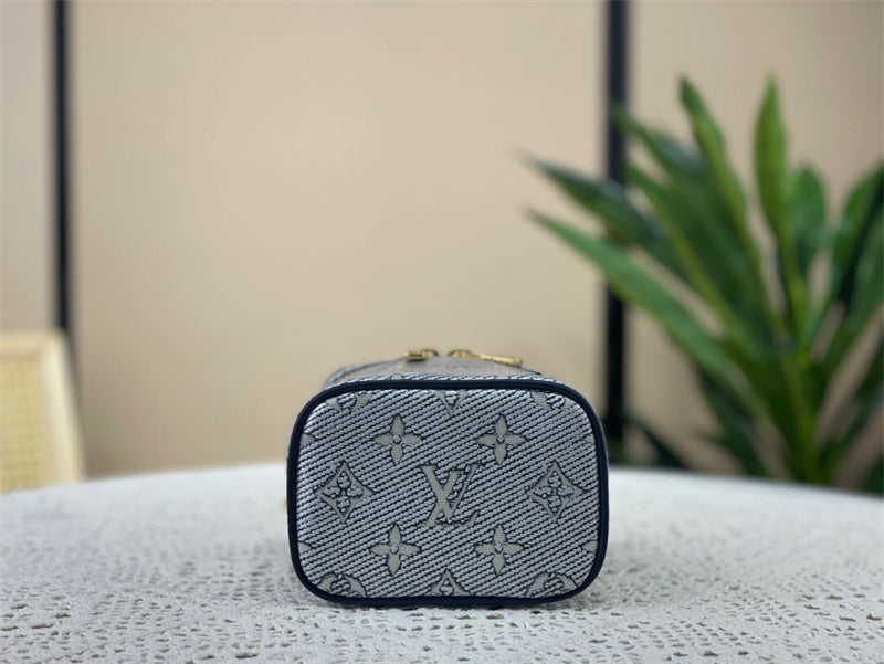  effortless crossbody bag styled with outfit