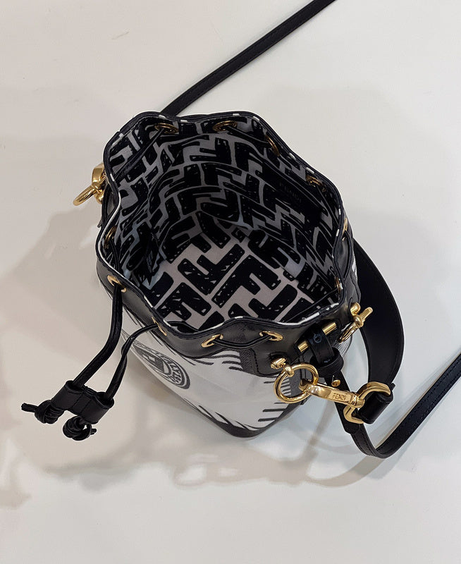 Ziva's Charm handbag – close-up view (12cm*18cm*10cm)