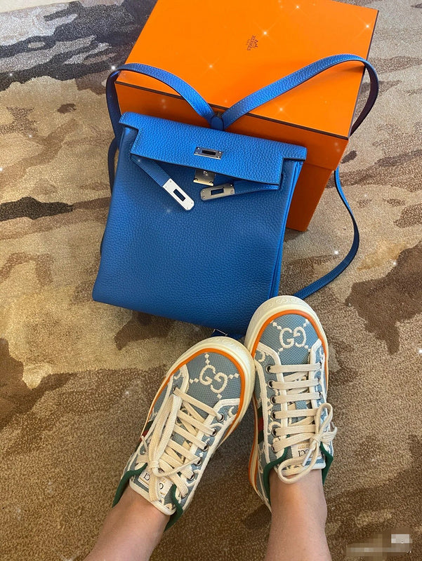Interior view of streamlined premium bag