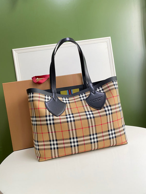 Ziva's Charm handbag – side angle view (one versatile size)