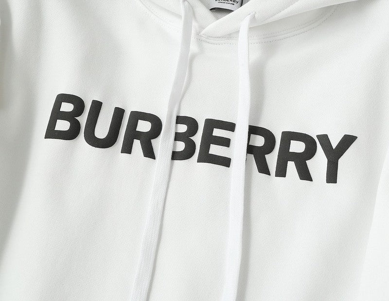 Full silhouette view of Burberry luxury piece style No.047