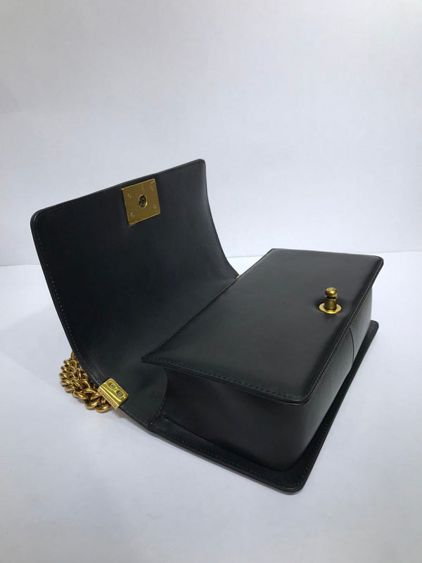  women's handbag, mid design, view 2